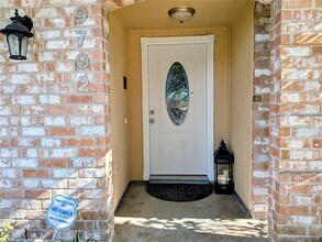 9702 Harrowgate Dr in Houston, TX - Building Photo - Building Photo
