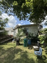 1261 E Grand Ave in Decatur, IL - Foto de edificio - Building Photo