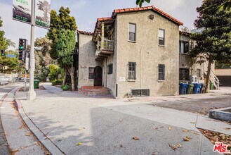 1492 Silver Lake Blvd in Los Angeles, CA - Building Photo - Building Photo