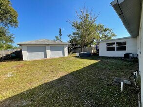 2906 Sandpointe Dr in Bradenton, FL - Building Photo - Building Photo