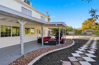 3182 Moonflower Dr in Las Vegas, NV - Building Photo - Building Photo