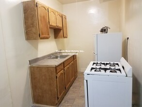 246 S Kenmore Ave in Los Angeles, CA - Building Photo - Building Photo