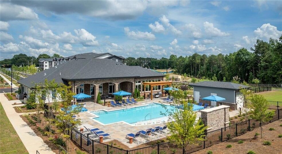 100 Oakbrook Dr, Unit 603 in Mcdonough, GA - Building Photo
