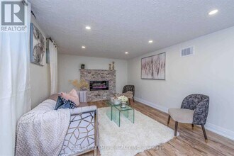 112 Glenshephard Dr in Toronto, ON - Building Photo - Building Photo