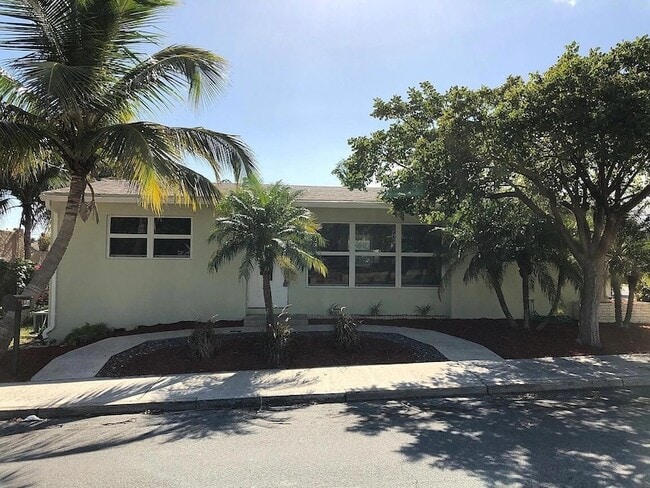 846 Selkirk St in West Palm Beach, FL - Building Photo - Building Photo