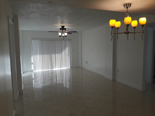 14250 SW 62nd St, Unit 123 in Miami, FL - Building Photo - Building Photo