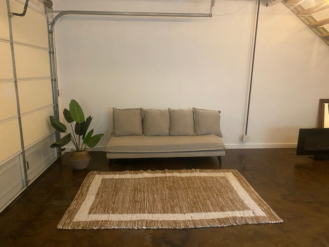 property at 4203 Lakewood Rd