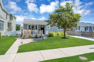 213 E Syracuse Ave in Wildwood Crest, NJ - Building Photo - Building Photo