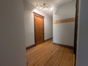 3824 N Fremont St, Unit 3820-2 in Chicago, IL - Building Photo - Building Photo