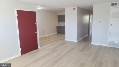 7028 Lark Pl in Philadelphia, PA - Building Photo - Building Photo