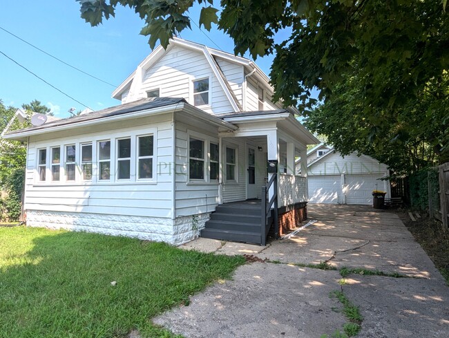 property at 1309 Yonge St