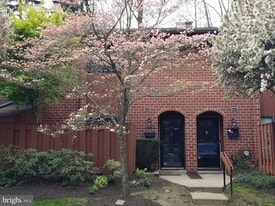 1004 Worthington Dr in Exton, PA - Building Photo