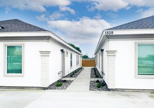 property at 1509 Shavano Dr