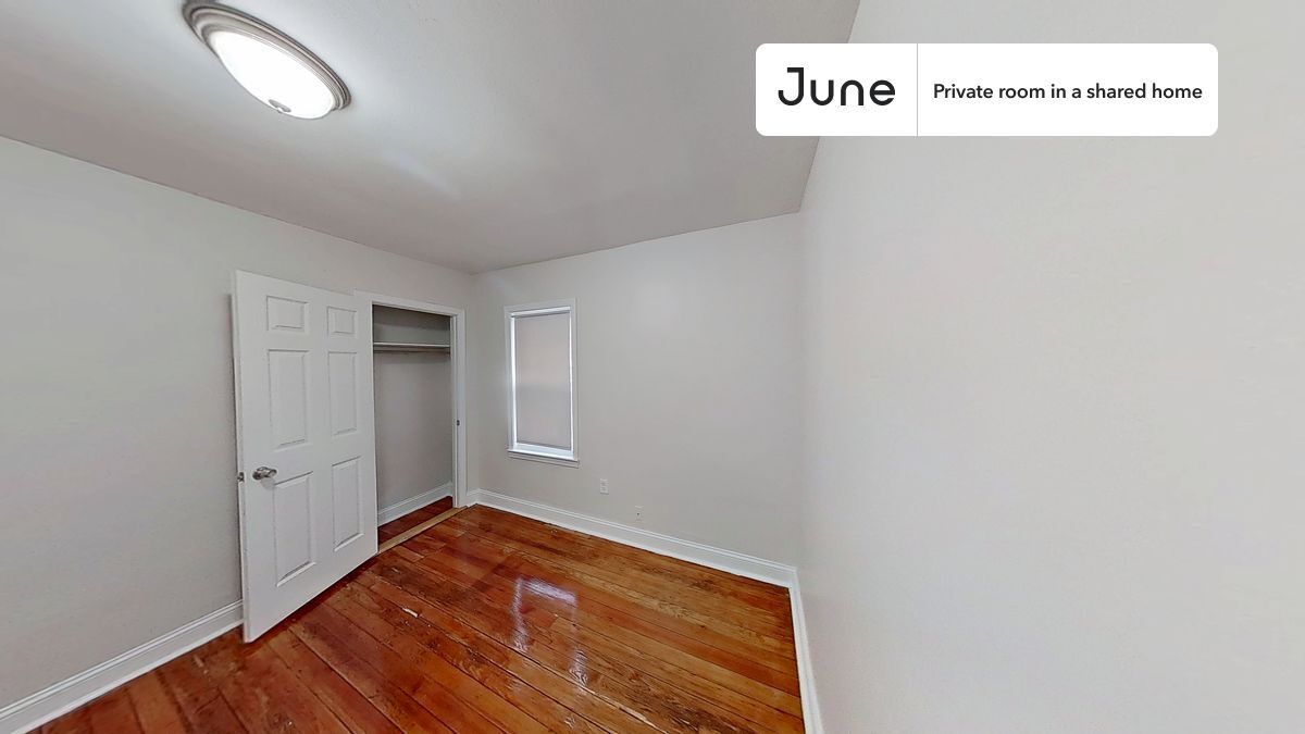 Private bedroom in 4 bed/1 bath Home in Boston, MA - Building Photo