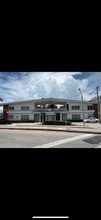 8080 Tatum Waterway Dr, Unit #10 in Miami Beach, FL - Building Photo - Building Photo