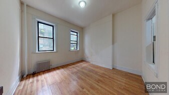 165 E 87th St in New York, NY - Building Photo