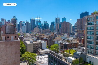 547 W 47th St in New York, NY - Building Photo - Building Photo