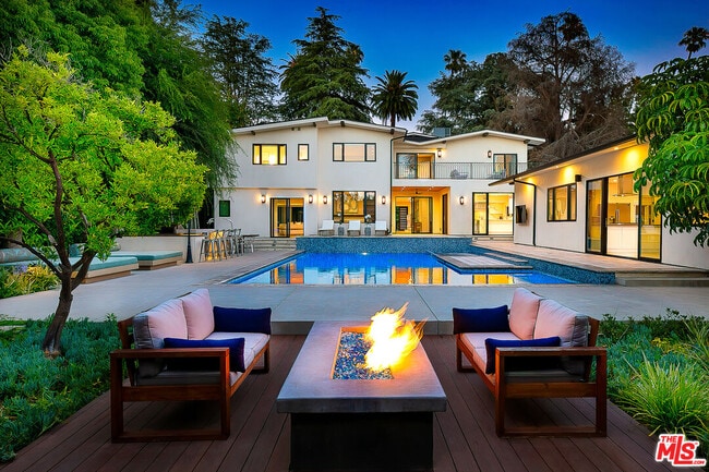 property at 721 N Beverly Dr