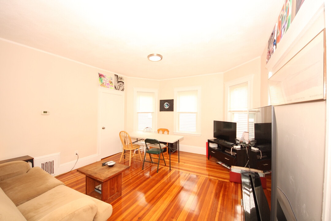 51 Parker St, Unit #3 in Watertown, MA - Building Photo