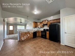 11916 NW 136th Terrace in Piedmont, OK - Building Photo - Building Photo