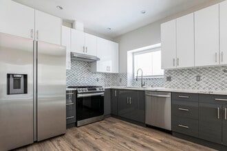10938 Nettleton St in Sun Valley, CA - Building Photo - Building Photo