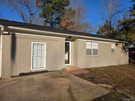 600 Witts Dr in Sherwood, AR - Building Photo