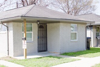 1323 E 32nd 1/2 St in Houston, TX - Building Photo - Building Photo