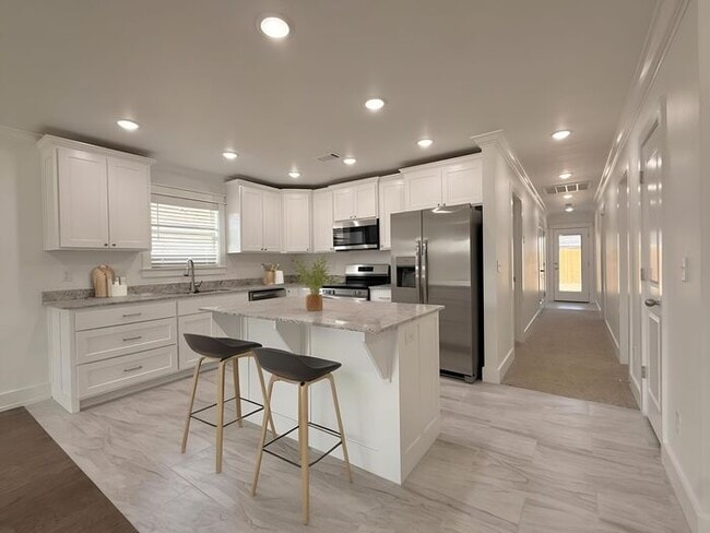 1907 E Brookview Dr in Siloam Springs, AR - Building Photo - Building Photo