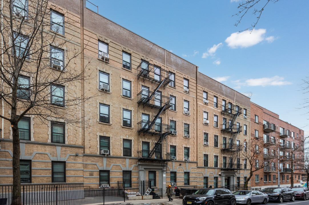 503-509 W 177th St in New York, NY - Building Photo