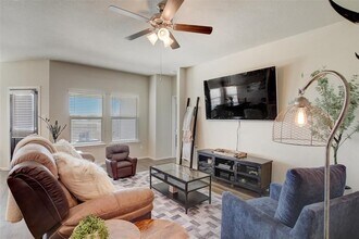 511 Kyra Ln in Taylor, TX - Building Photo - Building Photo