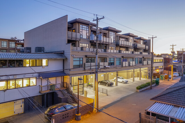 Teatro in Burnaby, BC - Building Photo - Building Photo