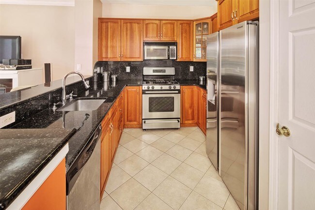 91 Lydia Dr in Guttenberg, NJ - Building Photo - Building Photo