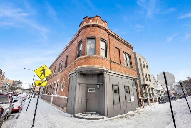 property at 1956 W 21st Pl