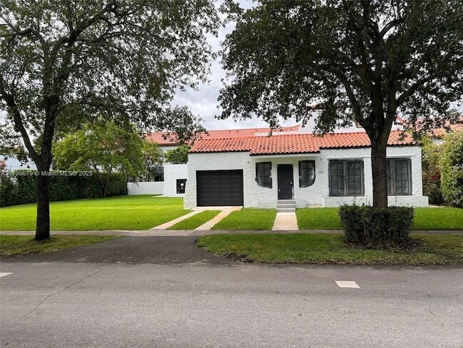 434 Aragon Ave in Coral Gables, FL - Building Photo - Building Photo