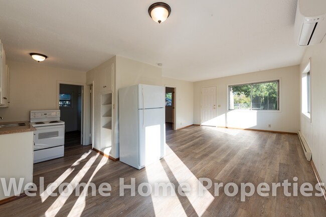 property at 1441 E Sumach St