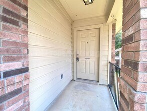 6637 Charles Field in San Antonio, TX - Foto de edificio - Building Photo