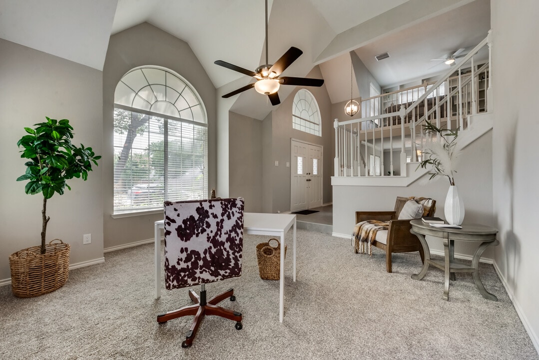 4231 Crestedge Dr in Carrollton, TX - Building Photo