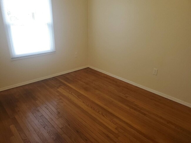 2143 NE 19th St in Oklahoma City, OK - Building Photo - Building Photo