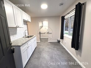 8424 Jackson Ave in Warren, MI - Building Photo - Building Photo