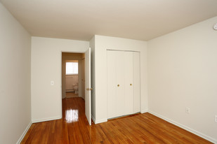 Hedgewood Apartments in Norwich, CT - Building Photo - Interior Photo