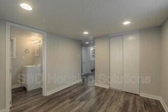 1102 S Crisp Ave in Independence, MO - Building Photo - Building Photo