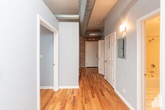 1822 S Bishop St, Unit 310 in Chicago, IL - Foto de edificio - Building Photo