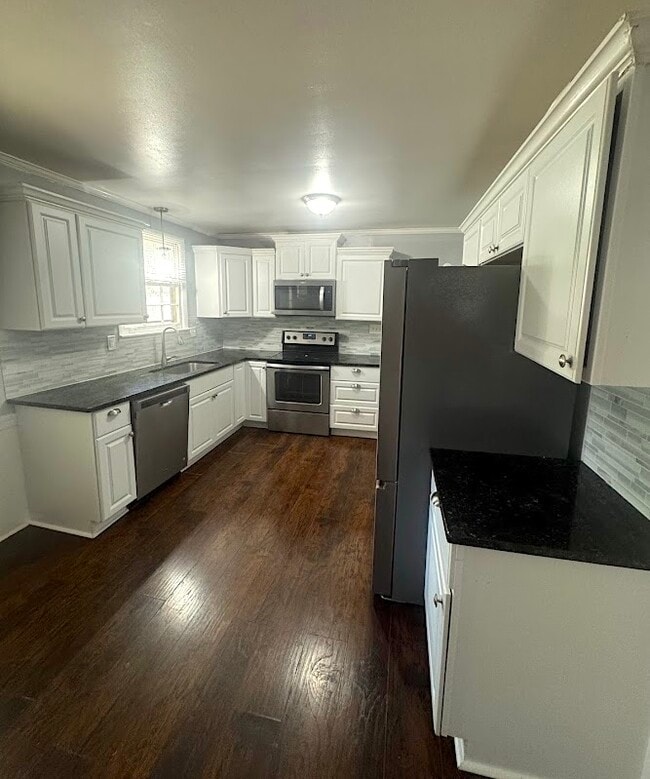 1707 Woodside Dr, Unit Bedroom 1 in Springfield, TN - Building Photo - Building Photo