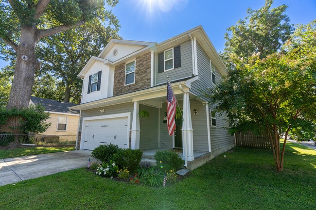1037 Warwick Ave in Norfolk, VA - Building Photo - Building Photo