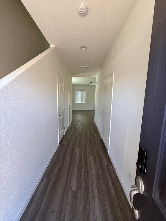 8057 Athos Ct in Las Vegas, NV - Building Photo