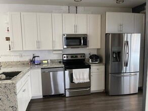 3065 N 36th Ave in Hollywood, FL - Building Photo - Building Photo