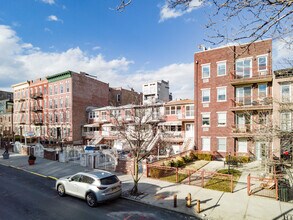 127 4th Pl in Brooklyn, NY - Foto de edificio - Building Photo