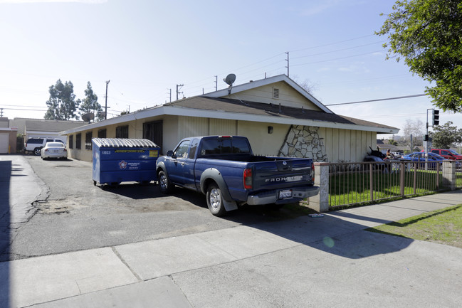 104 E Wilken Way in Anaheim, CA - Building Photo - Building Photo