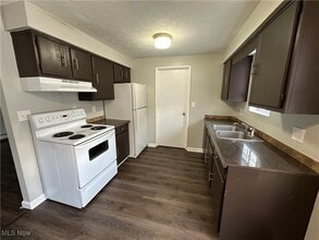 115 Westminster Ave in Youngstown, OH - Building Photo - Building Photo