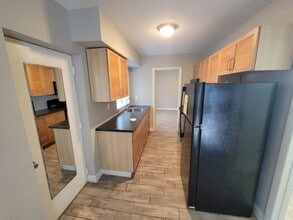 20 Warwick St, Unit 4 in New Haven, CT - Building Photo - Building Photo